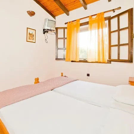 Marianthi Studios Apartment